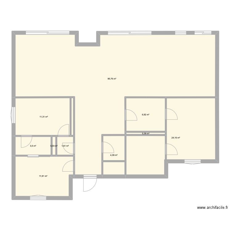 Beaulieu maison. Plan de 10 pièces et 145 m2