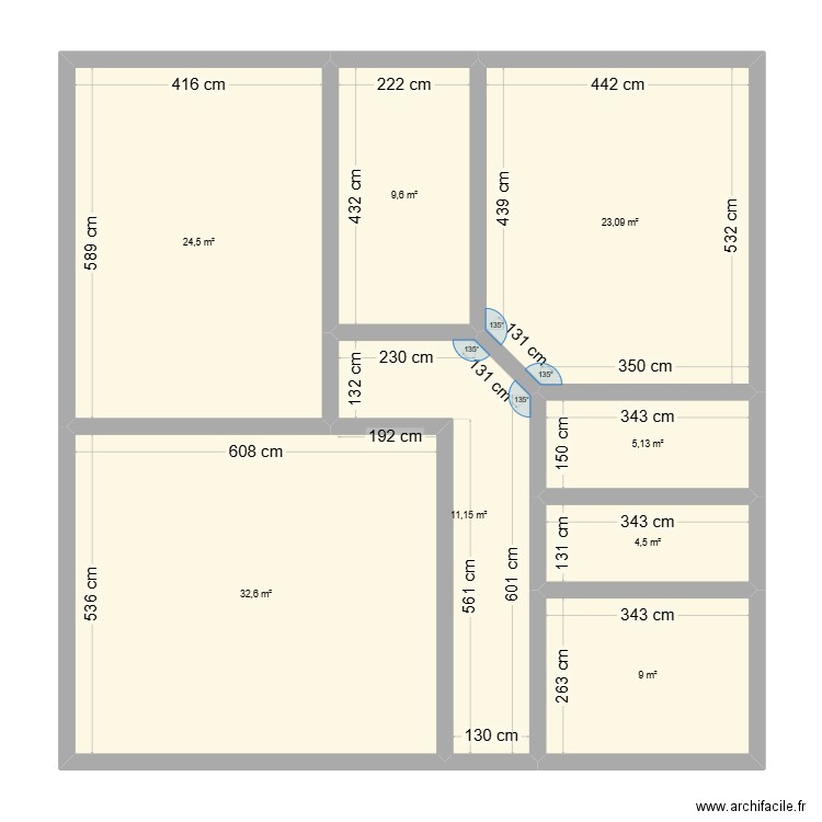 130m2 . Plan de 8 pièces et 120 m2