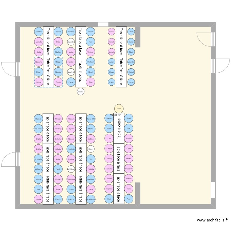 Plan de table . Plan de 1 pièce et 107 m2