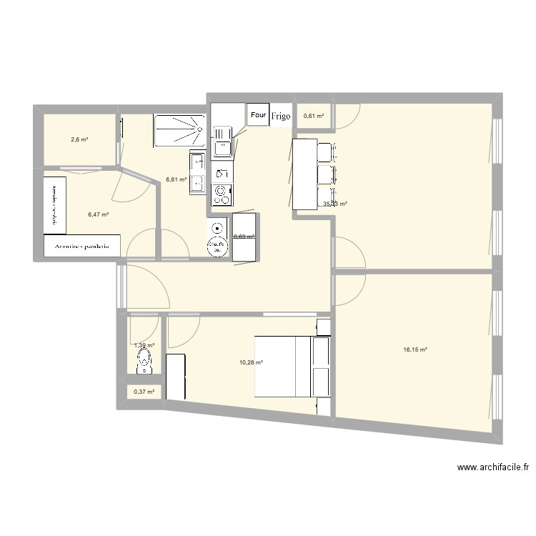 AV DE LA CORSE RENOVE. Plan de 10 pièces et 81 m2