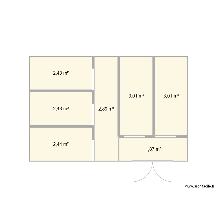 la mer. Plan de 7 pièces et 18 m2