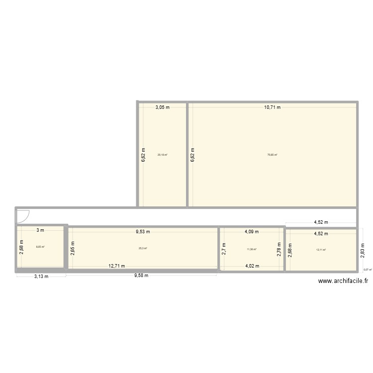 bas batim. Plan de 7 pièces et 148 m2