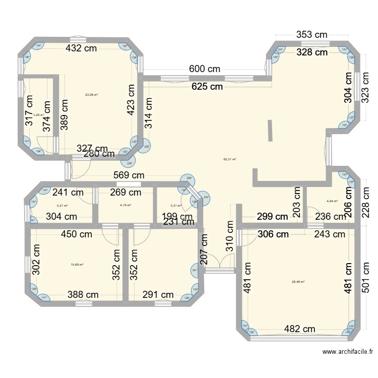 PL n'7. Plan de 9 pièces et 173 m2