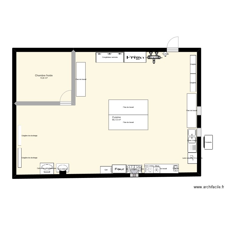 Cuisine traiteur. Plan de 2 pièces et 108 m2