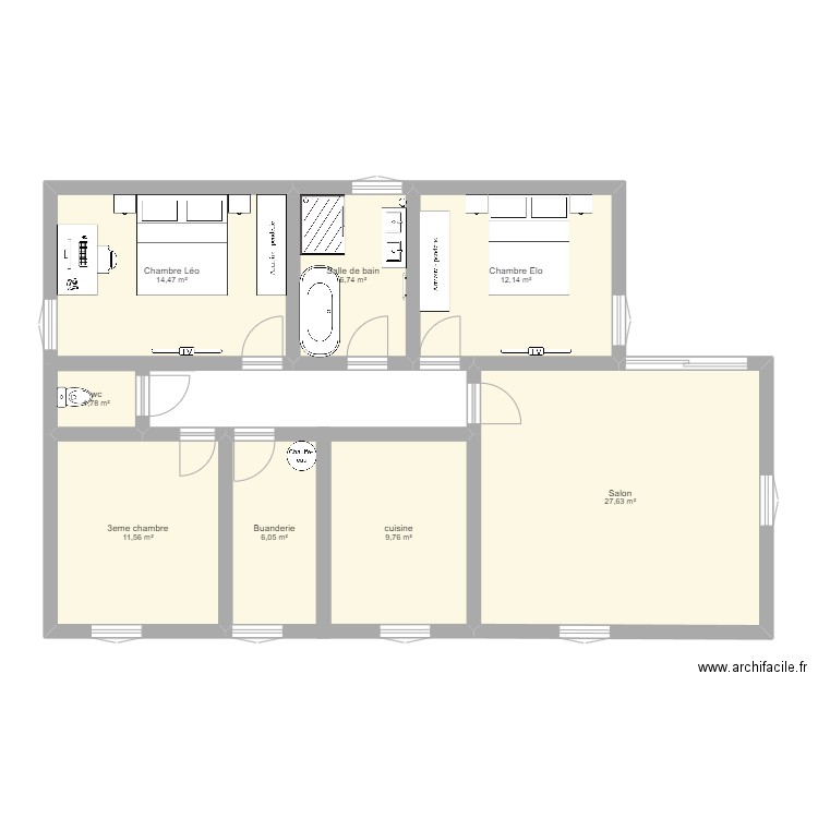 plan maison. Plan de 8 pièces et 90 m2