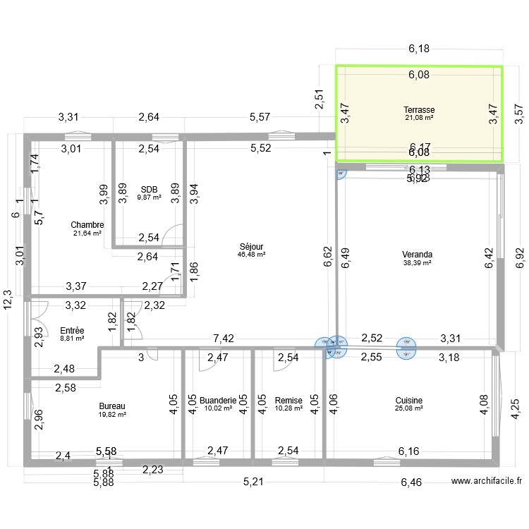 Maison. Plan de 10 pièces et 211 m2