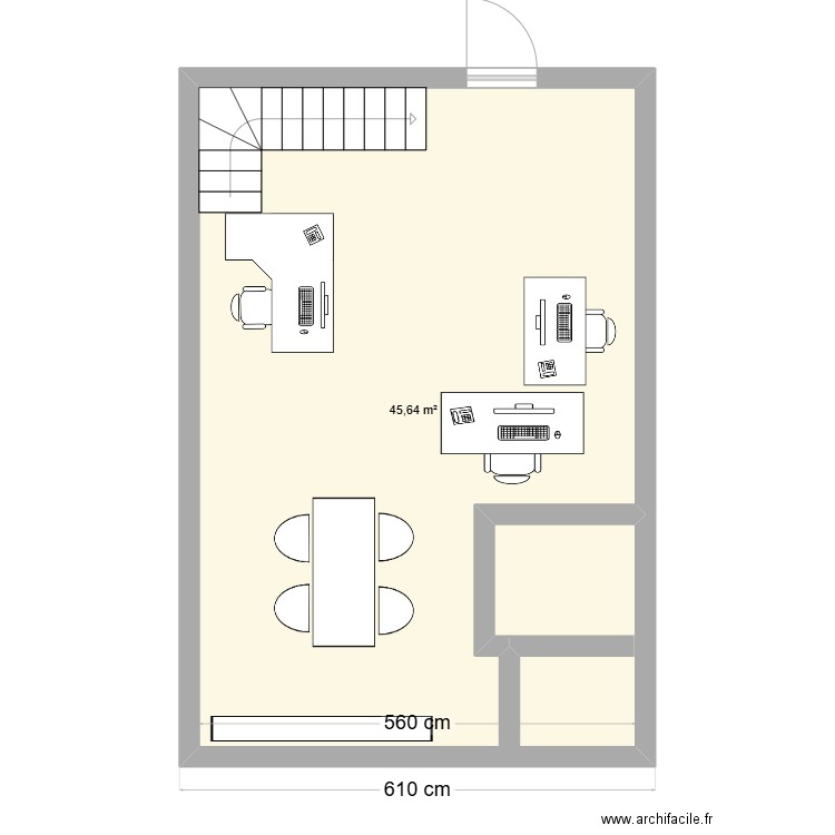 RDC . Plan de 1 pièce et 46 m2