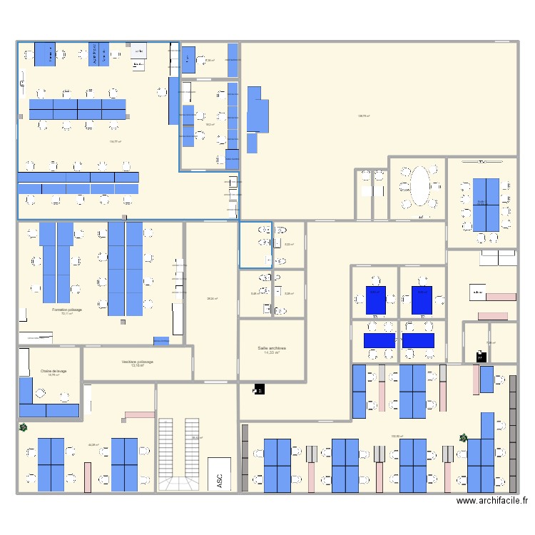 Atelier HOR au 19.11. Plan de 20 pièces et 684 m2