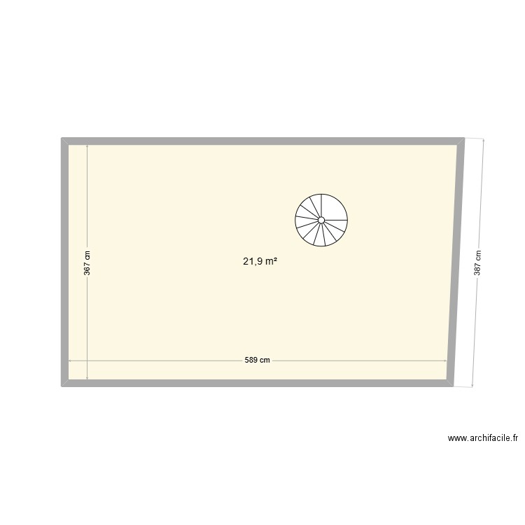 cours arrière. Plan de 1 pièce et 22 m2