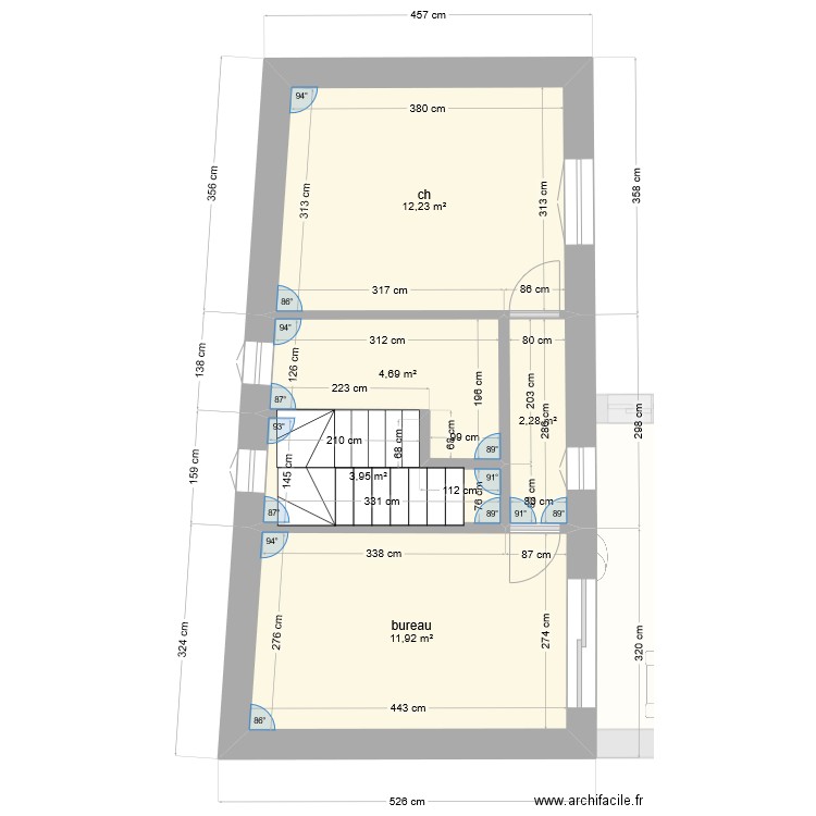 Naf berger escalier central V2. Plan de 9 pièces et 111 m2