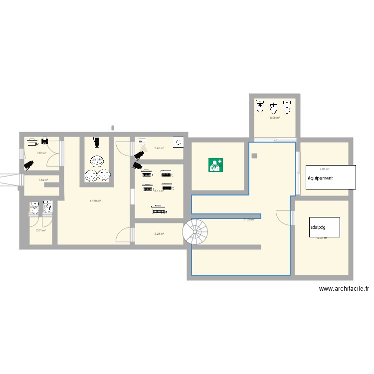 CAOMISSARIA fini . Plan de 15 pièces et 92 m2