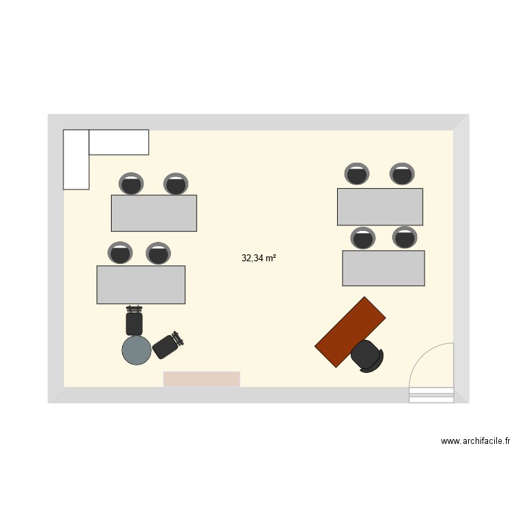 SALLE DE COUR. Plan de 1 pièce et 32 m2