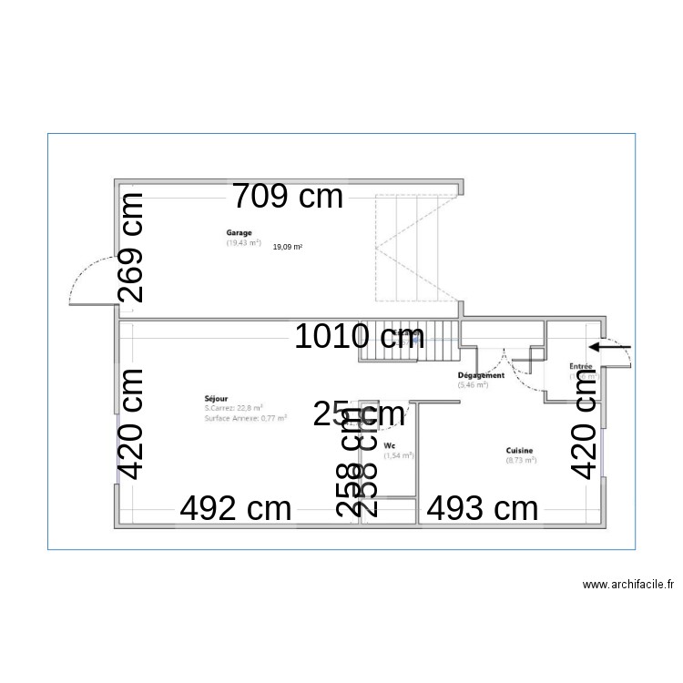 RDC taille réelle. Plan de 2 pièces et 61 m2