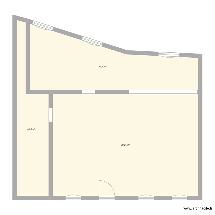 rdc. Plan de 3 pièces et 124 m2