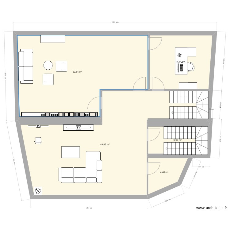 Etage meublé. Plan de 5 pièces et 115 m2