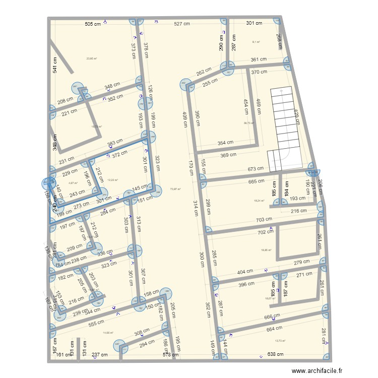 Bob. Plan de 14 pièces et 294 m2