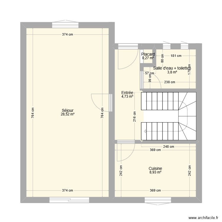 Rez de chaussée. Plan de 5 pièces et 46 m2