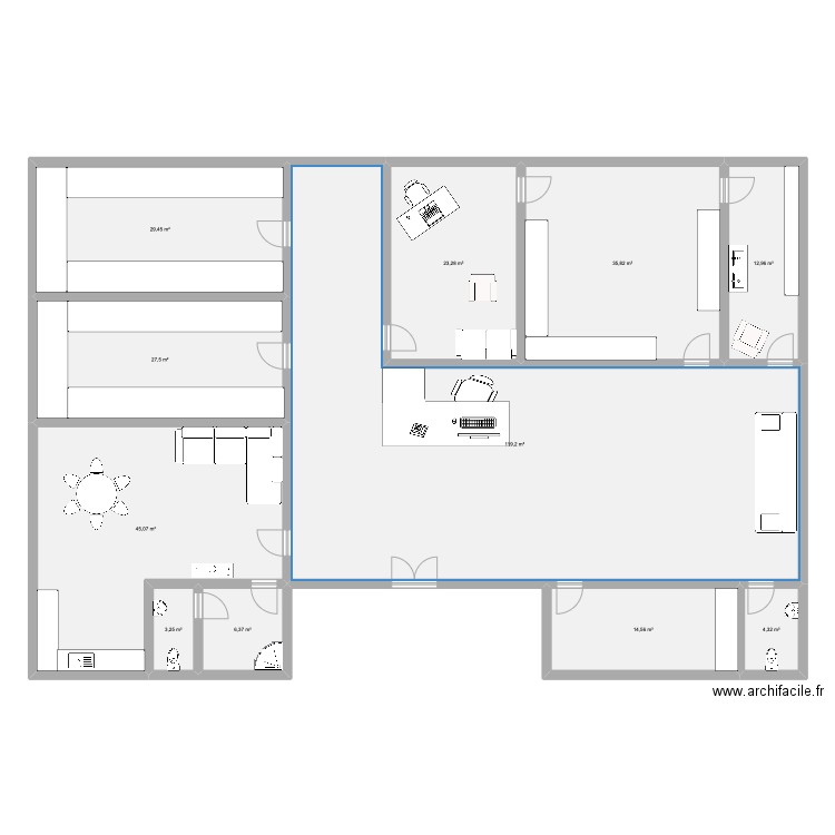 Clinic. Plan de 11 pièces et 322 m2