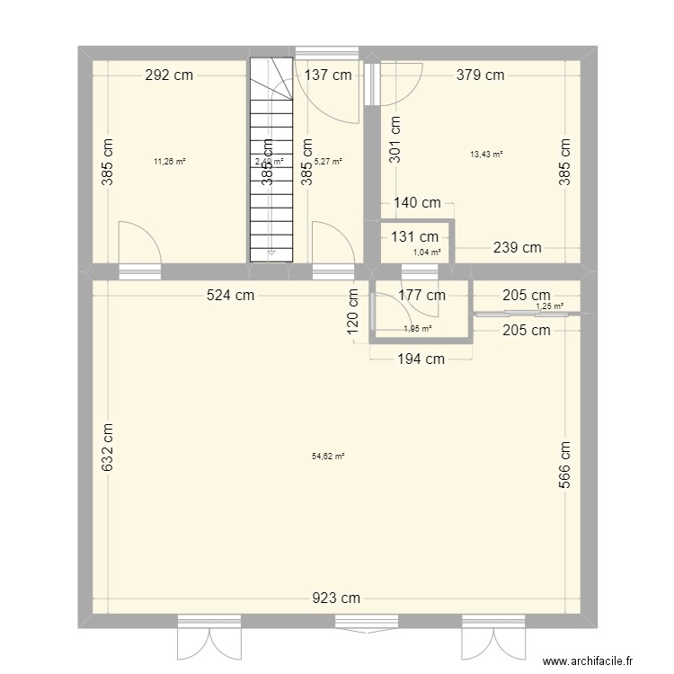 actuel. Plan de 8 pièces et 91 m2