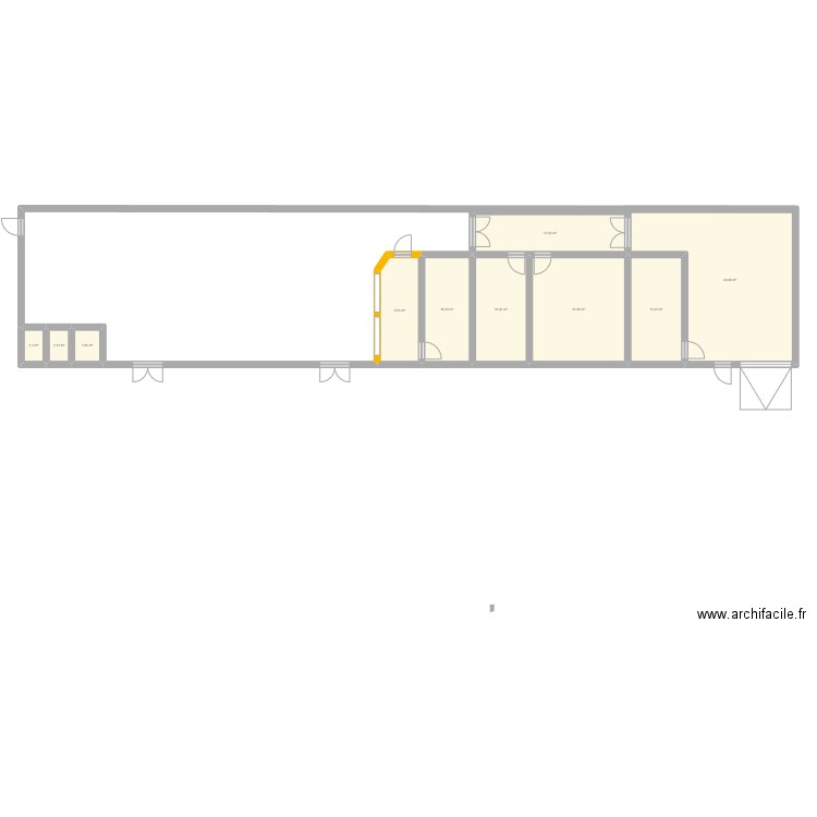 Local scout. Plan de 10 pièces et 122 m2