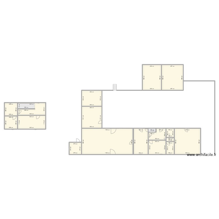 maman. Plan de 18 pièces et 320 m2