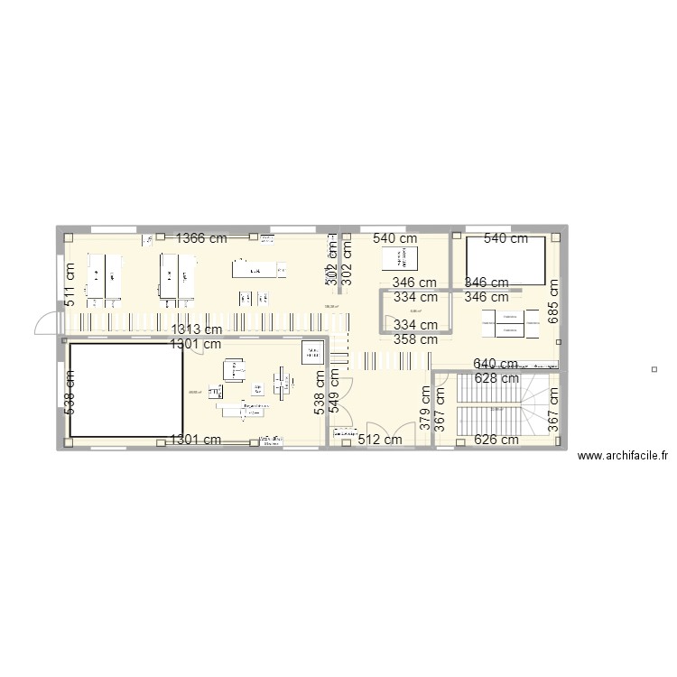 Implantation5. Plan de 4 pièces et 256 m2