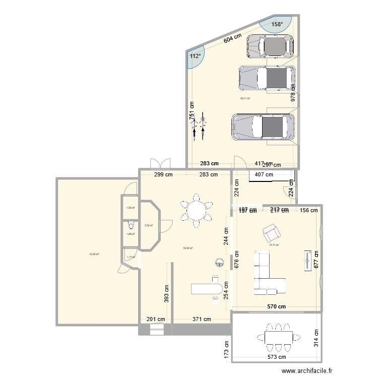 maison actuelle. Plan de 9 pièces et 218 m2