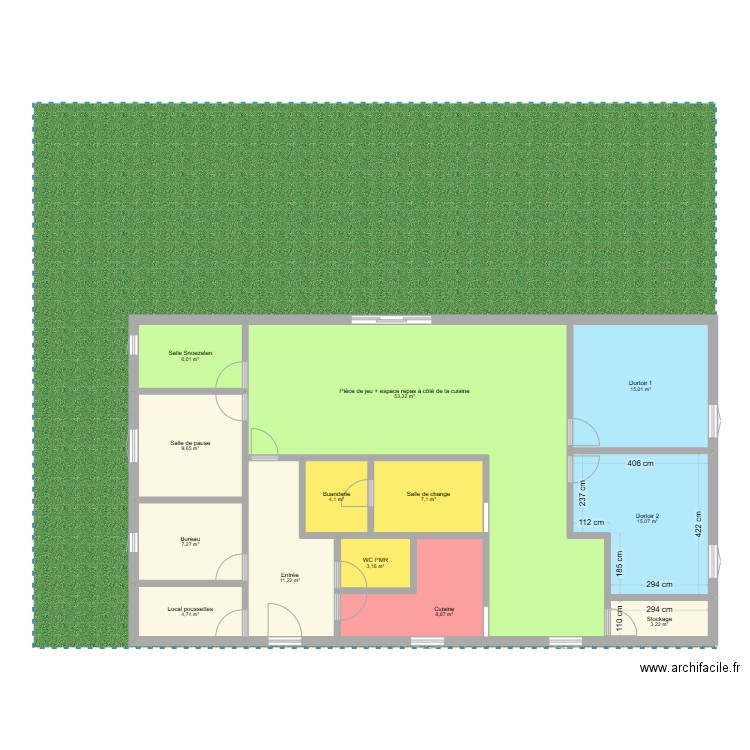 Crèche 2 construction. Plan de 13 pièces et 149 m2