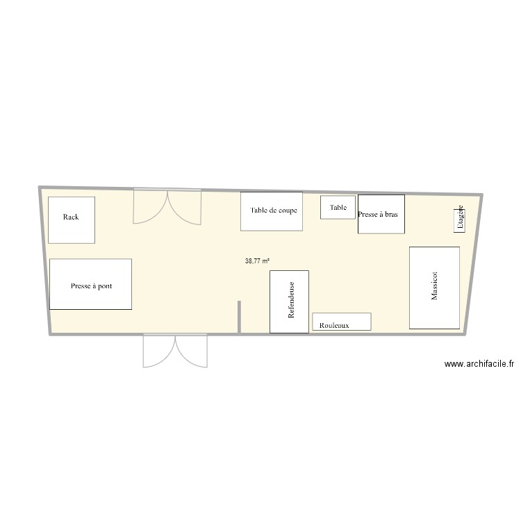 Salle de coupe. Plan de 1 pièce et 39 m2