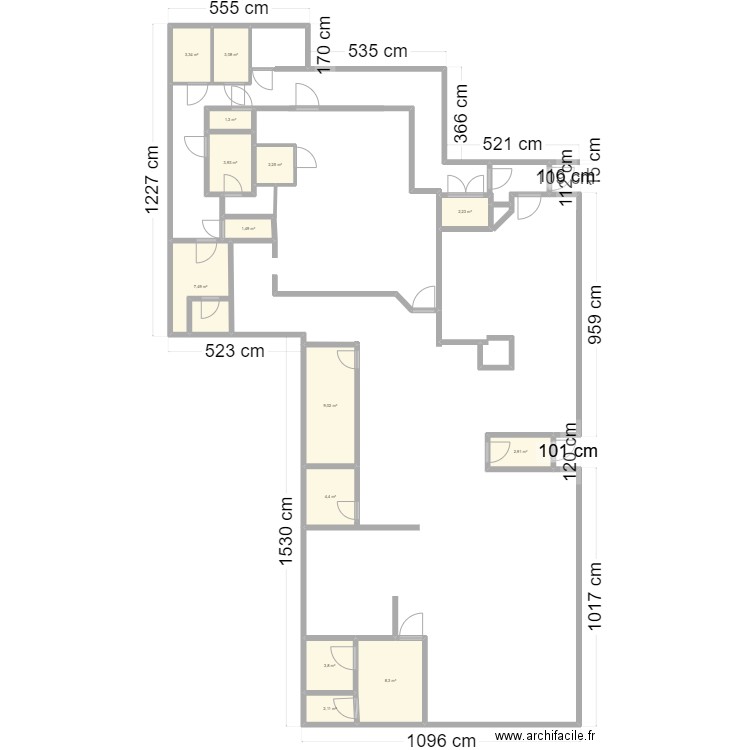 Katfys. Plan de 14 pièces et 56 m2