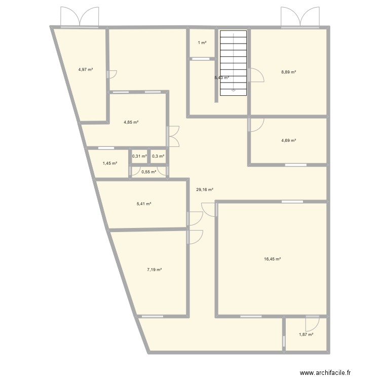 AFIZZ. Plan de 15 pièces et 93 m2