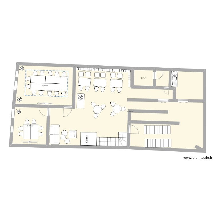 Etage commun. Plan de 4 pièces et 121 m2