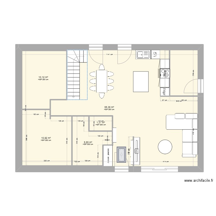 RDC. Plan de 5 pièces et 114 m2