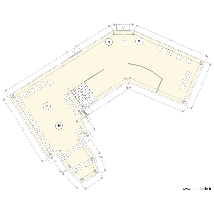 plan de table. Plan de 1 pièce et 128 m2