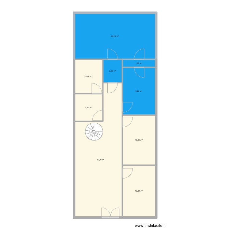 RDC. Plan de 9 pièces et 100 m2