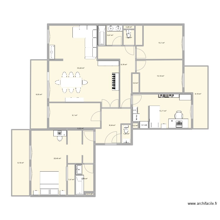 Appart avec meubles. Plan de 21 pièces et 151 m2