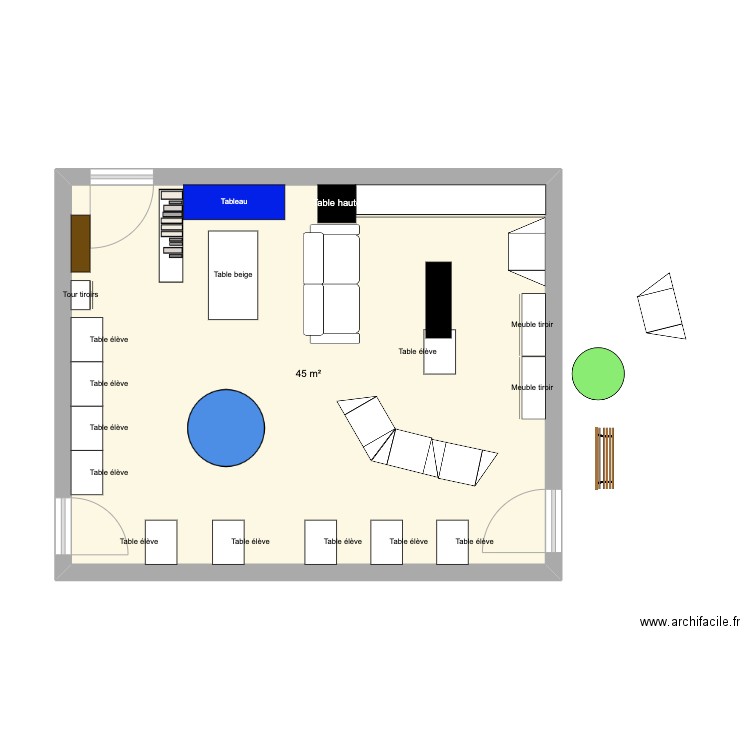 Classe 4 - avec assises écriture devant tableau. Plan de 1 pièce et 45 m2