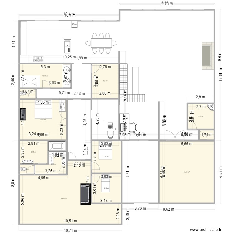 REZ DE CHAUSSEE. Plan de 13 pièces et 170 m2