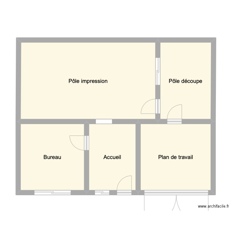 RDC AQUIPUB 2. Plan de 5 pièces et 79 m2