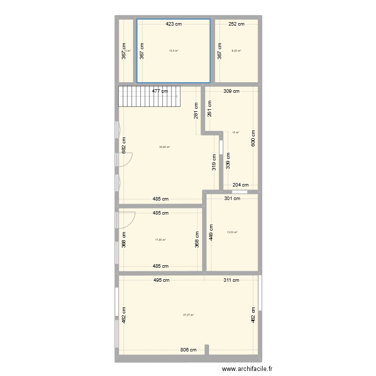 Maison2. Plan de 8 pièces et 148 m2