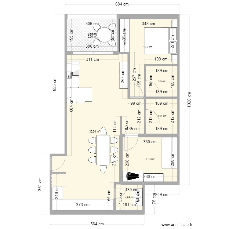 Henrieta sold. Plan de 7 pièces et 71 m2