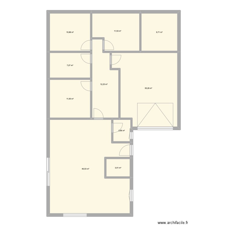 tata. Plan de 10 pièces et 145 m2