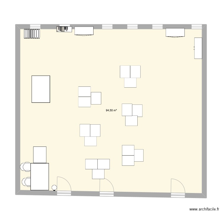 classe. Plan de 1 pièce et 95 m2