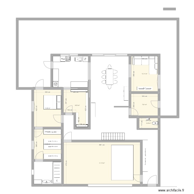 Maison. Plan de 7 pièces et 97 m2