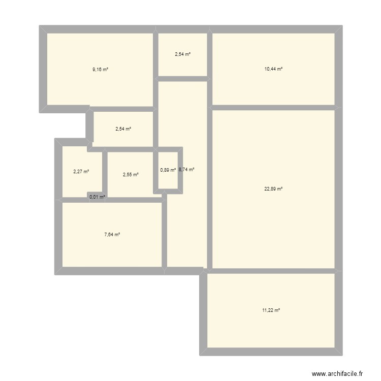 Guigamp. Plan de 12 pièces et 81 m2