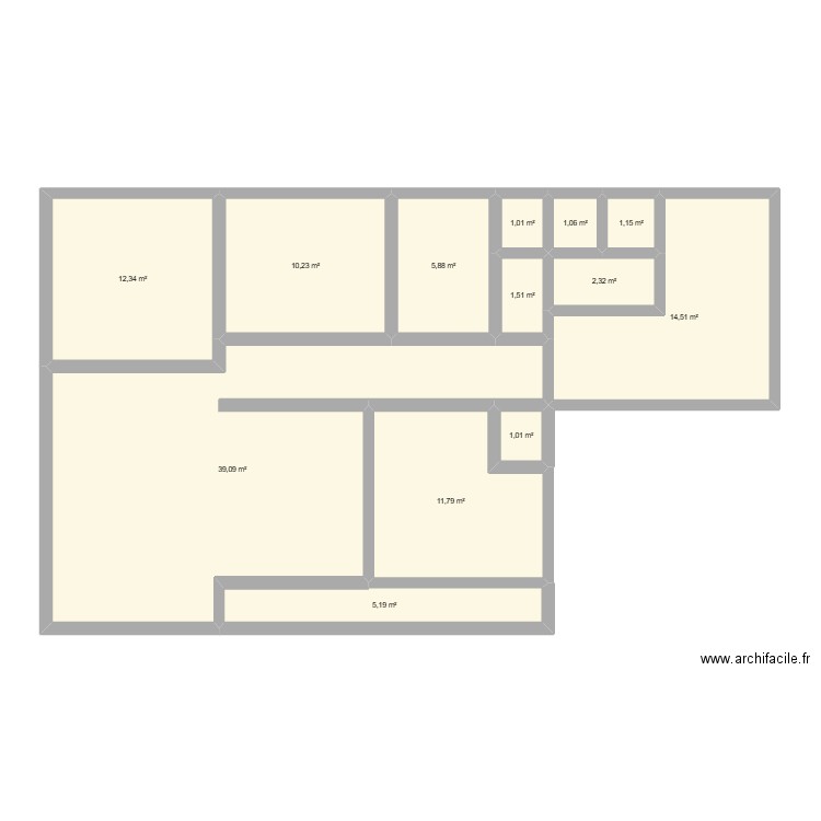 MAISON ANJOUAN. Plan de 13 pièces et 107 m2