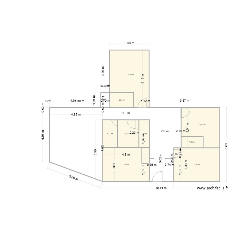 ELLER Rez de chaussée. Plan de 9 pièces et 67 m2