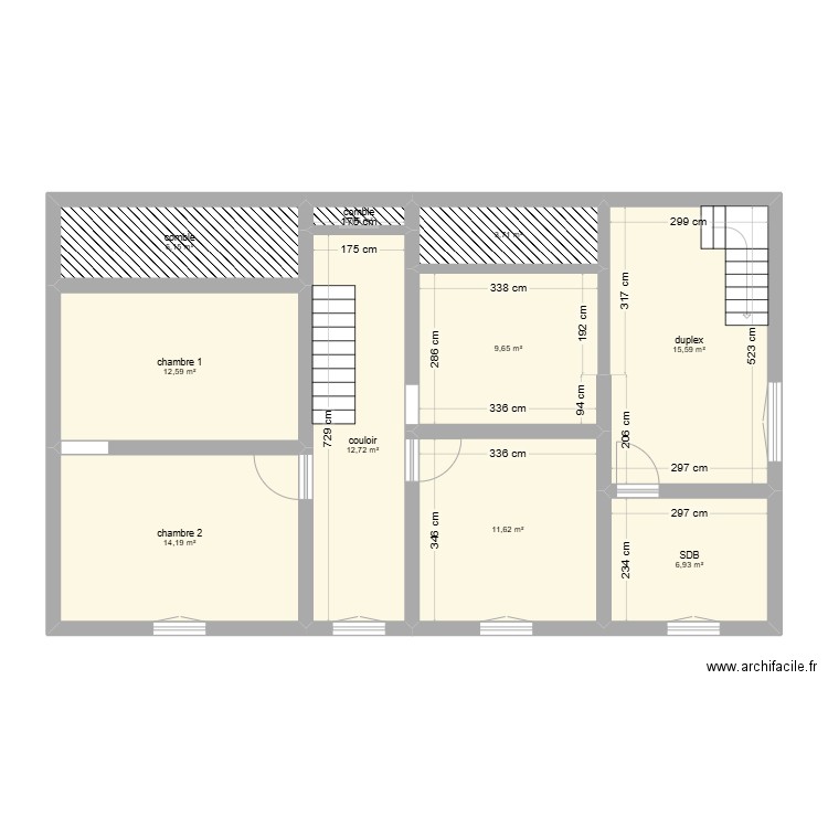 maison étage. Plan de 11 pièces et 94 m2