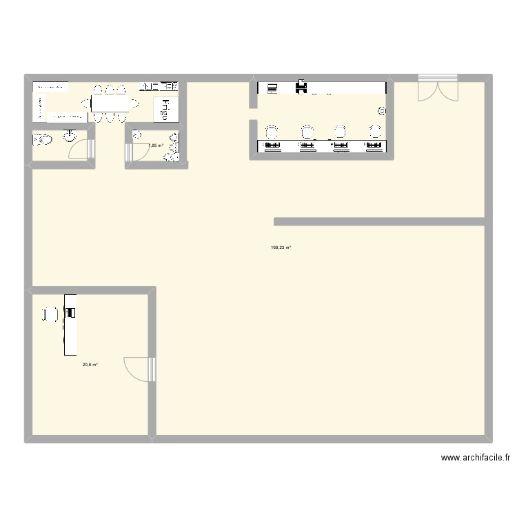 inter. Plan de 3 pièces et 196 m2