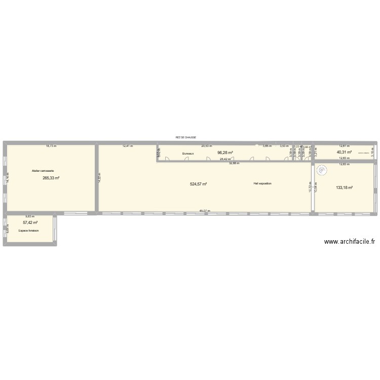 REZ DE CH MERCEDES 4. Plan de 8 pièces et 1129 m2